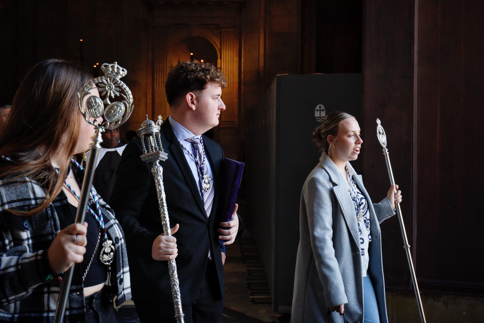 Las imágenes del traslado de Prendimiento desde la Catedral en la Semana Santa de Cádiz 2025