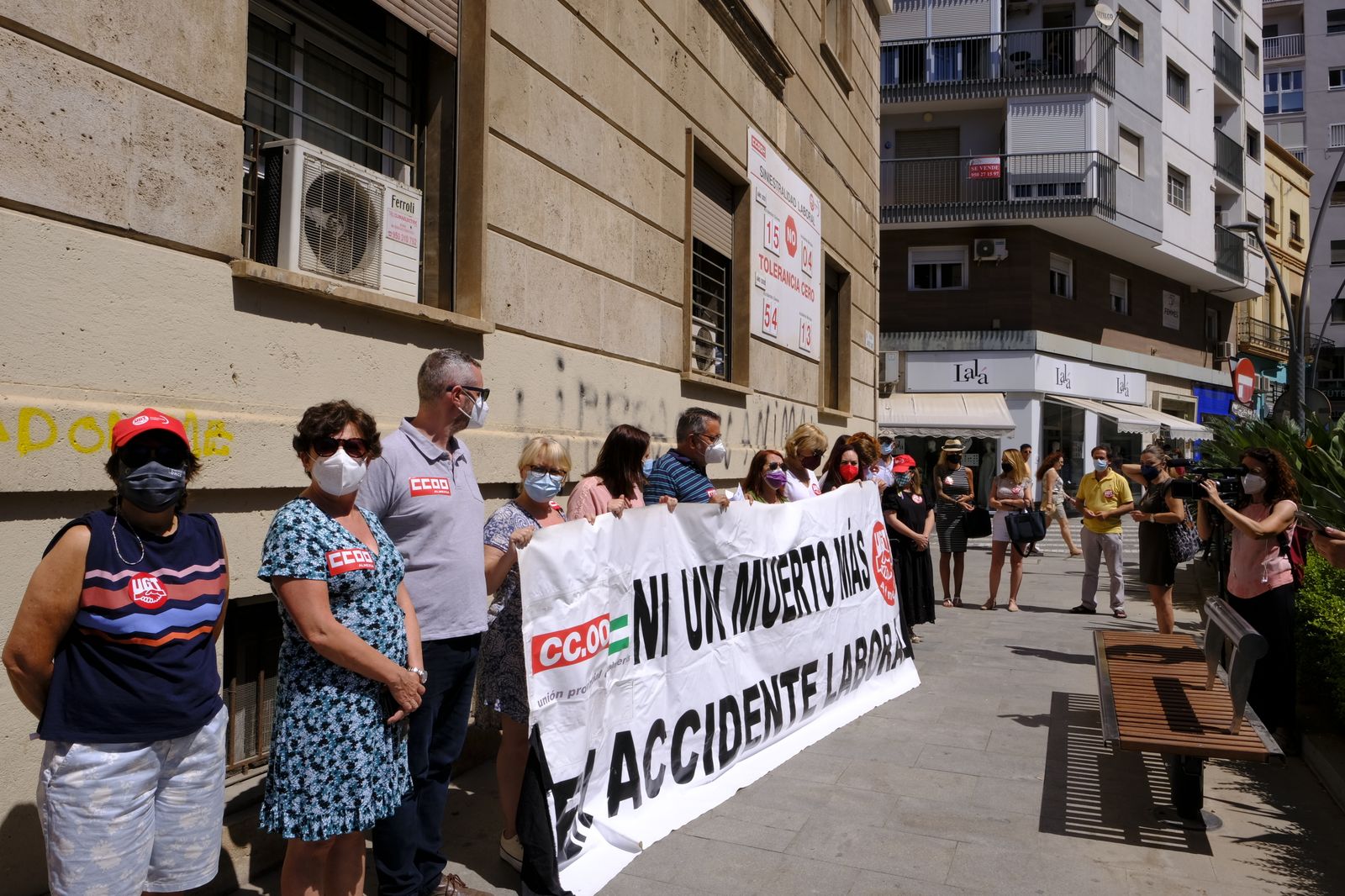 Movilización de esta mañana contra la siniestralidad laboral en Almería.