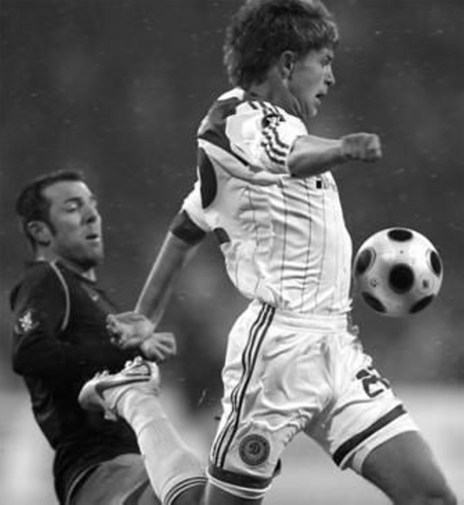 Marchena intenta cortar a duras penas el avance de Kravets.