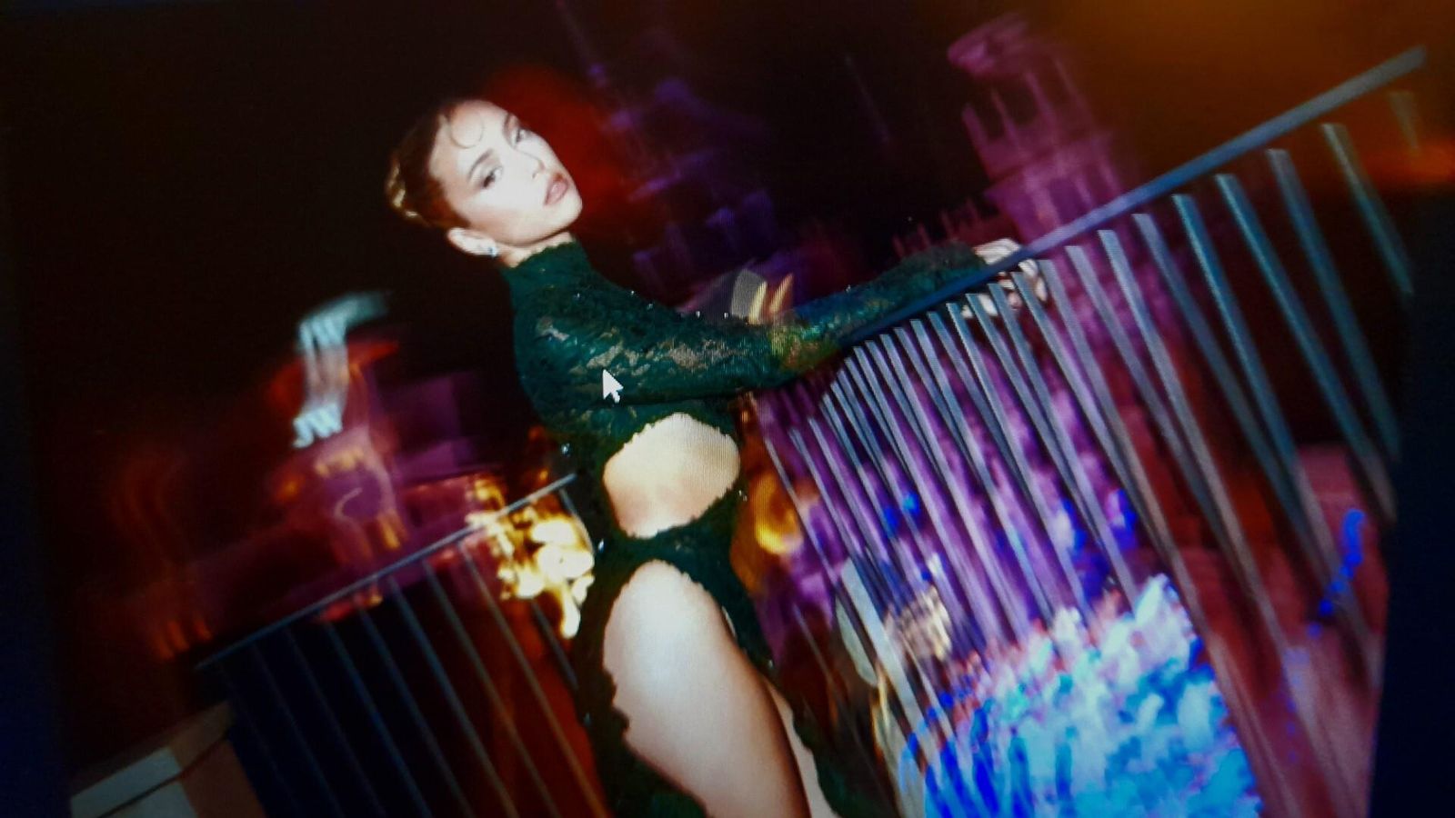 Ana Mena con sui vestido de Zé García