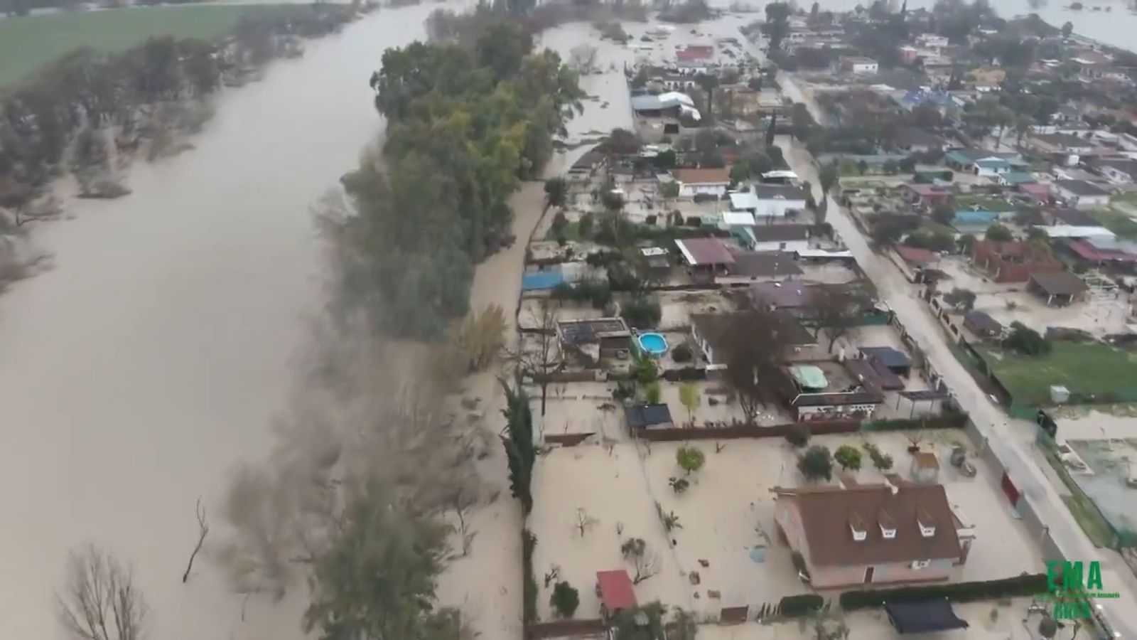 Las impresionantes imágenes de las viviendas inundadas por el Guadalquivir en Córdoba
