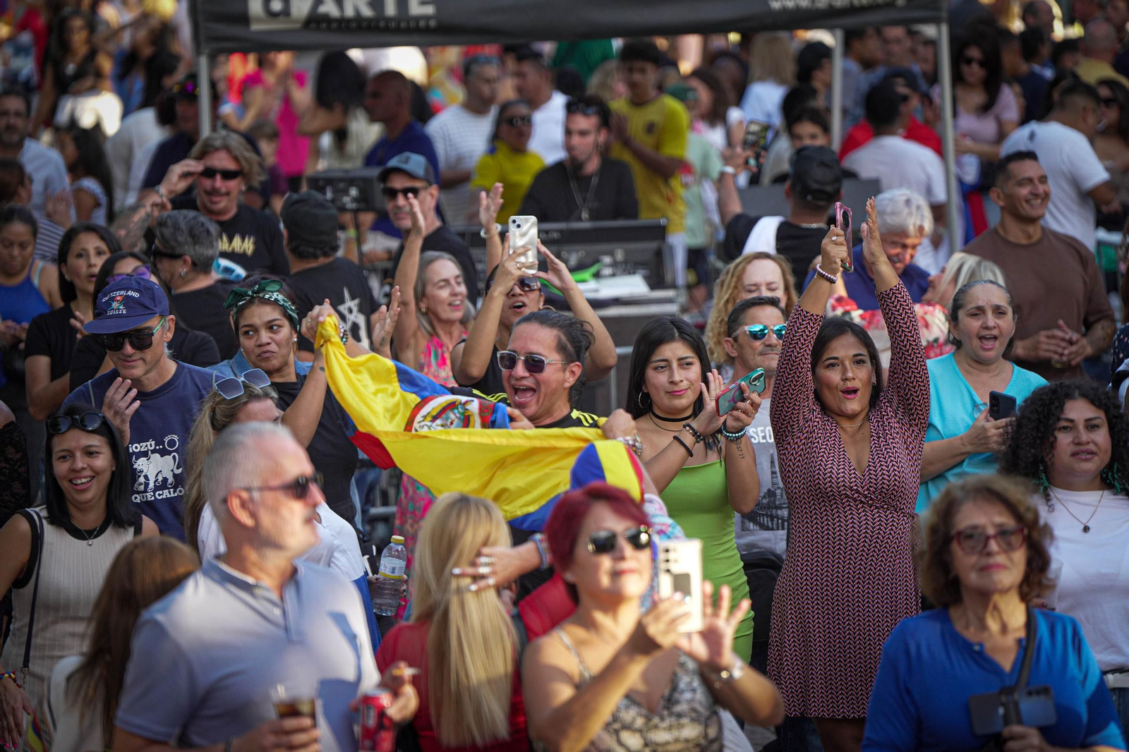 Imágenes de la fiesta Alma Hispana y la Noche Azul y Blanca en Jerez