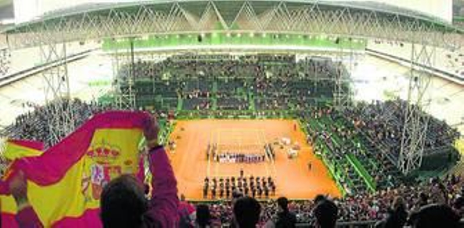 Imagen del estadio sevillano de La Cartuja en la final de la Copa Davis de 2004.