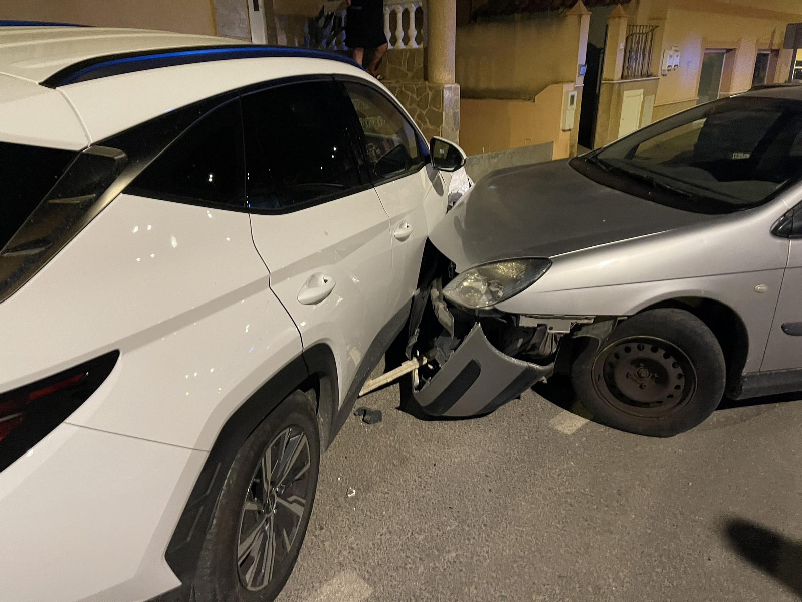 Las imágenes del brutal accidente en una calle de Vera, este domingo