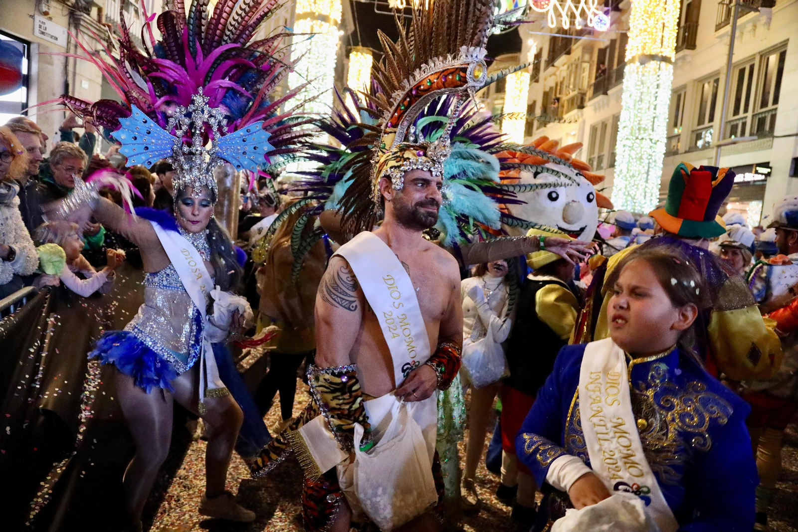 La Batalla de las Flores del Carnaval de Málaga 2024, en fotos
