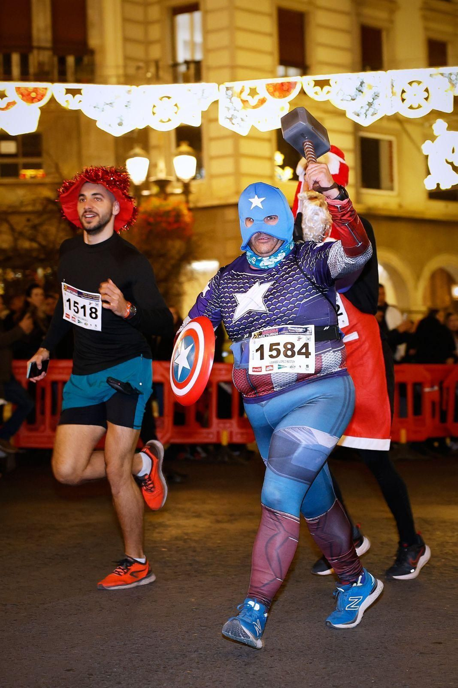 Las mejores imágenes de la Carrera Nocturna de Disfraces