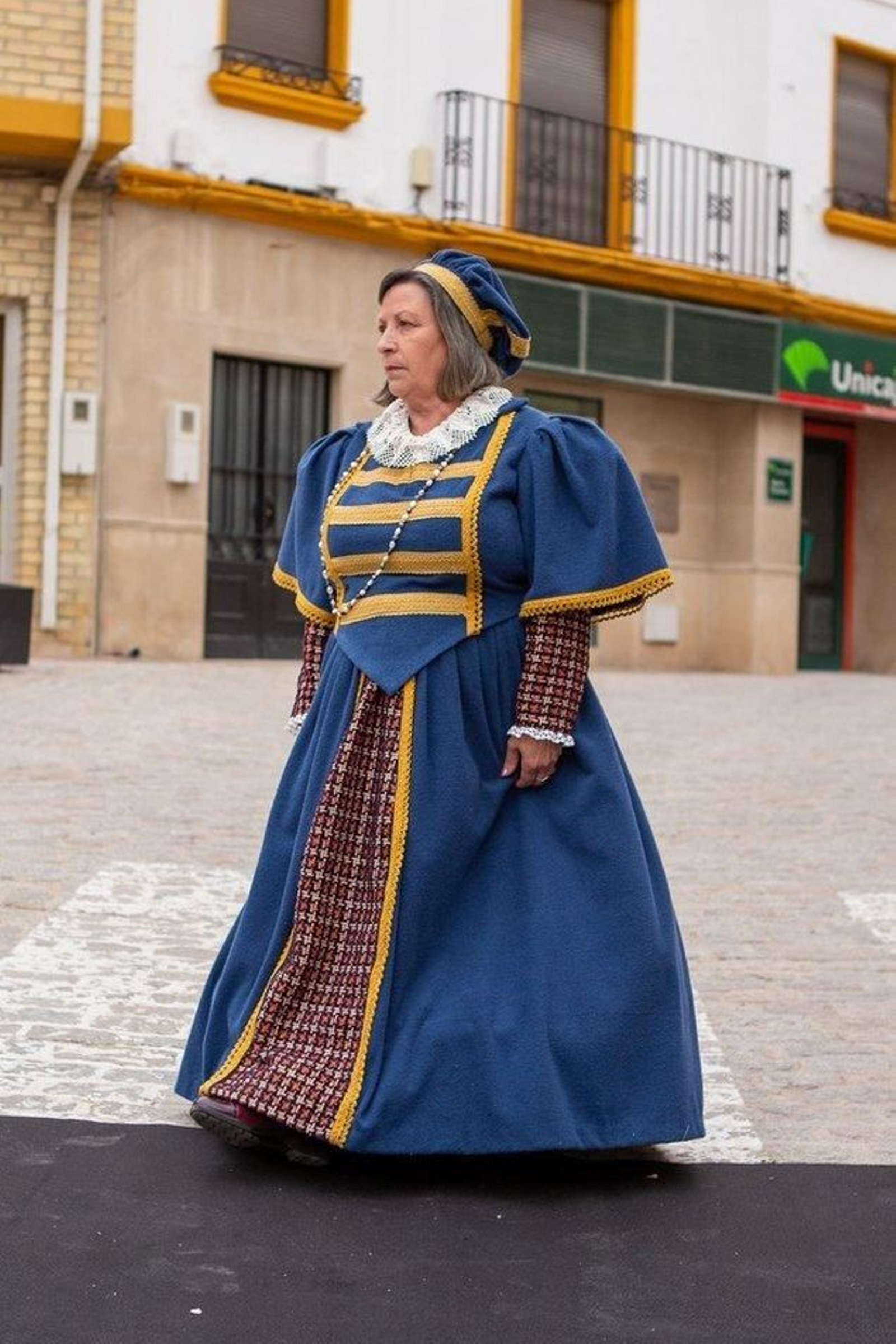 Desfile de los trajes renacentistas confeccionados por mujeres de Cazalilla.