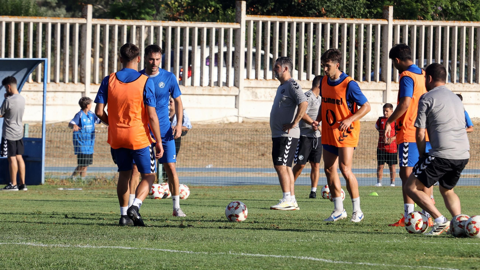 Las fotos del primer entrenamiento de la pretemporada 2025 del Xerez DFC