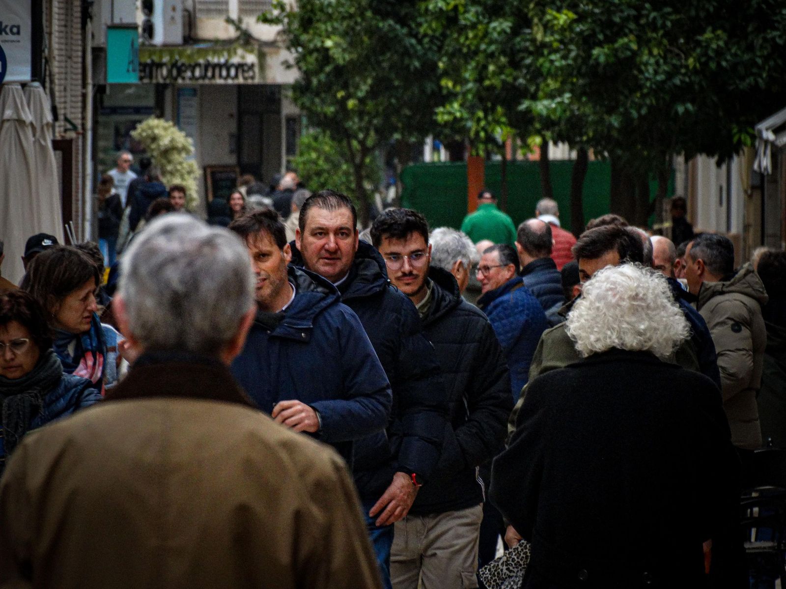Fotos de ambiente durante la mañana en las calles del centro