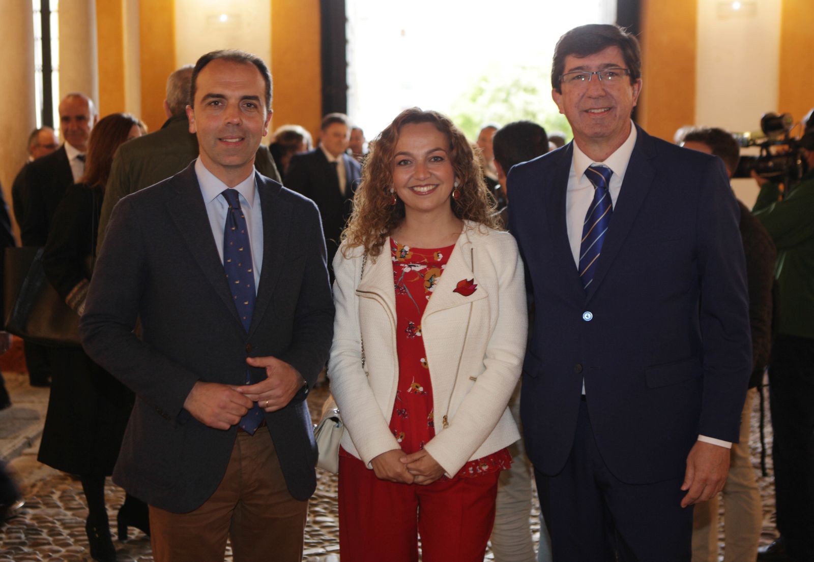 Javier Millán, portavoz municipal de Ciudadanos en Sevilla; Marta Escrivá, parlamentaria autonómica, y Juan Marín, líder de Ciudadanos en Andalucía.