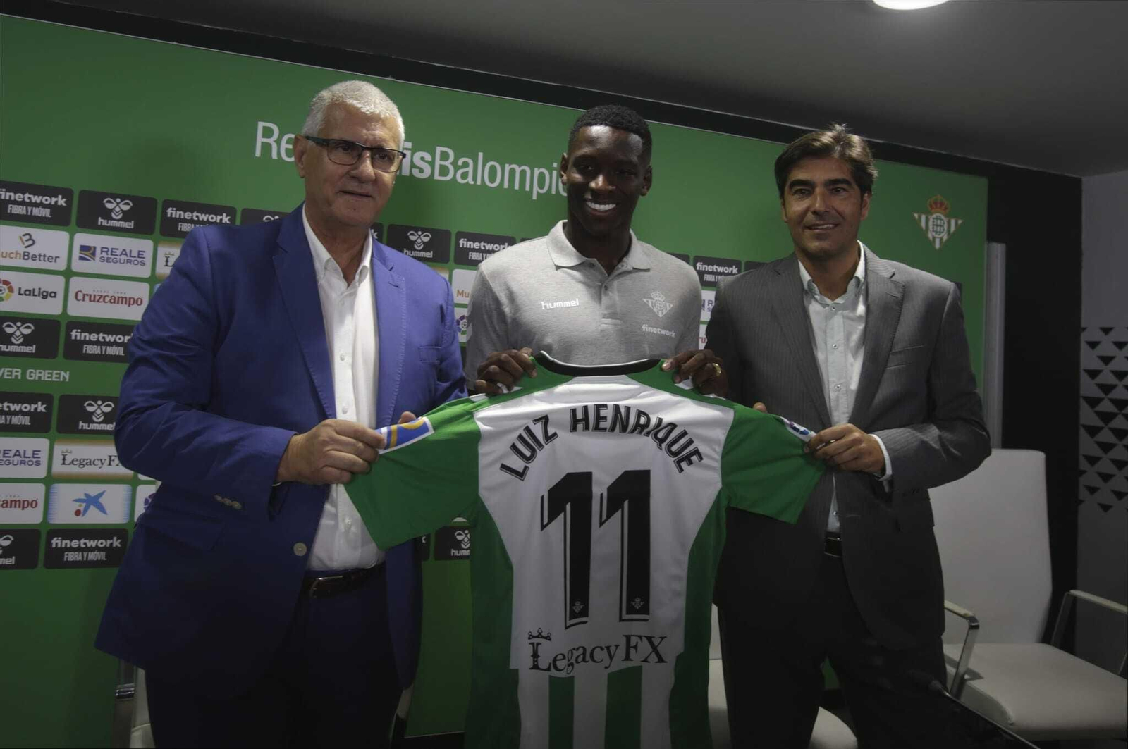 Ángel Haro, junto a Luiz Henrique en su presentación.
