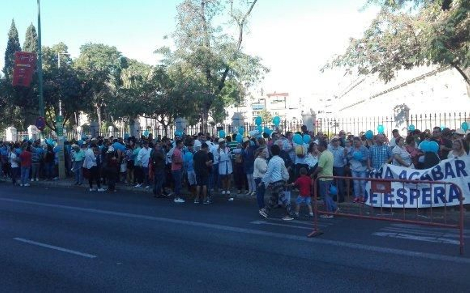 Trabajadores de hospitales Pascual protestan por la falta de concierto y la "pérdida" de empleo
