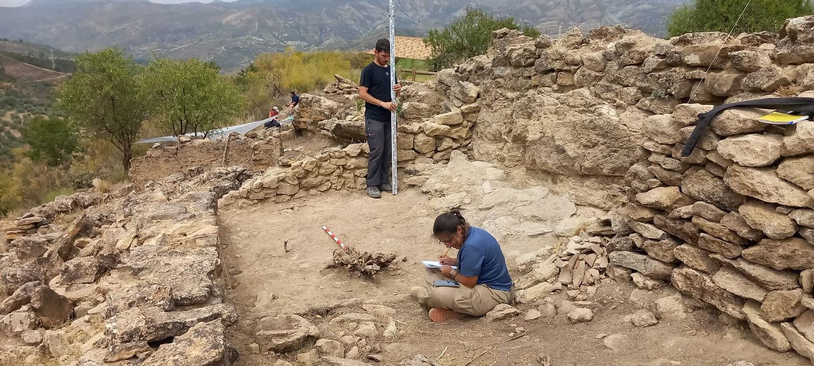 Trabajos de excavación en La Jarropa de Quéntar