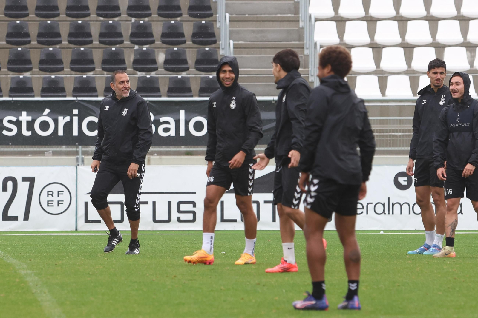 Las fotos del entrenamiento de la Balona previo a su final con el Villanovense