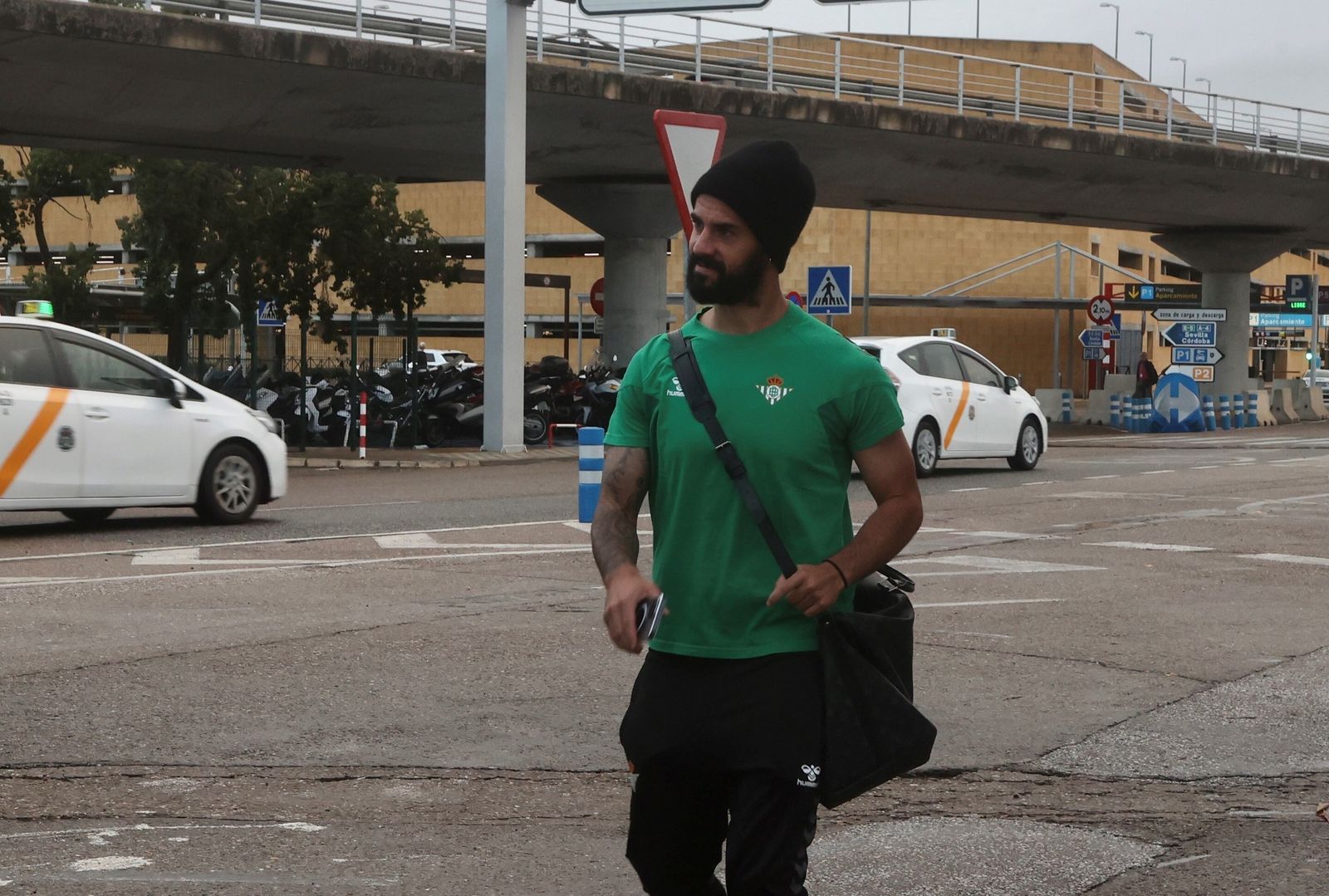 Las fotos de la salida del Betis para Chipre