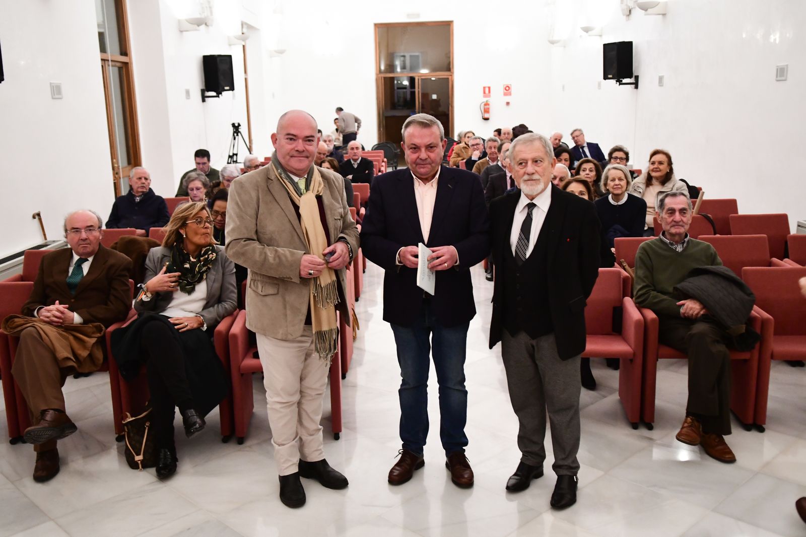 Inglada, Alcalde e Infante ayer, en la Delegación de Cultura.
