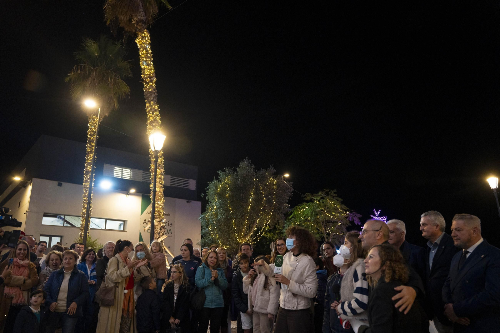 El encendido del alumbrado navideño del Hospital Universitario Torrecárdenas, en imágenes