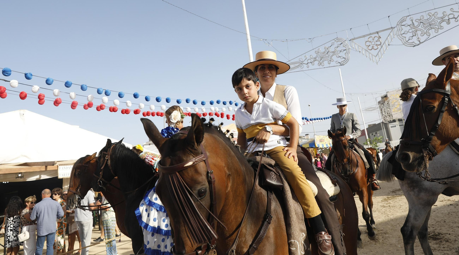 Búscate en las fotos del viernes en la Feria de Tarifa