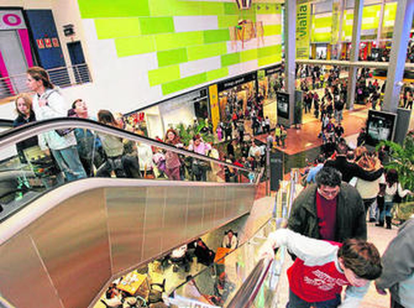 Interior del centro comercial Vialia de la capital, en una imagen de archivo.