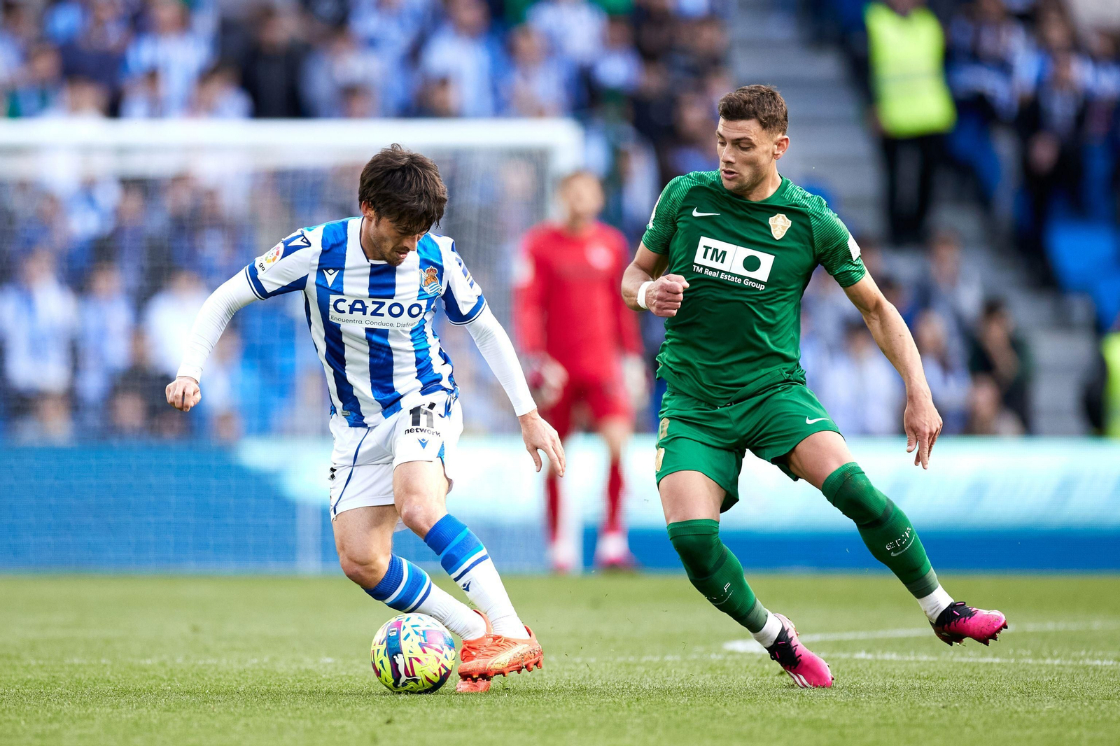 Boyé presiona a David Silva en un encuentro de la pasada temporada.