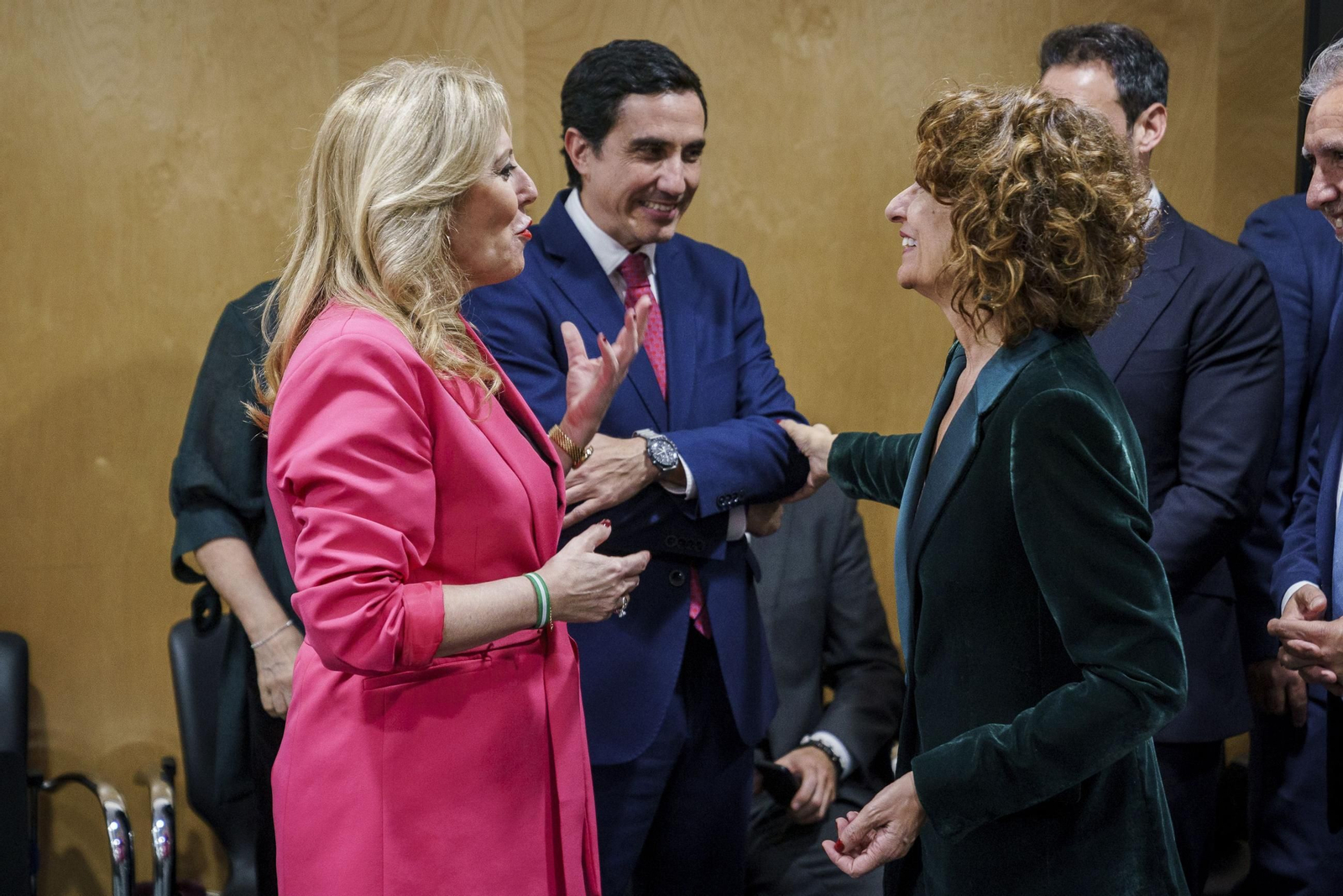La consejera de Economía, Carolina España, pide a la vicepresidenta María Jesús Montero que "se acuerde de los andaluces" en los Presupuestos.