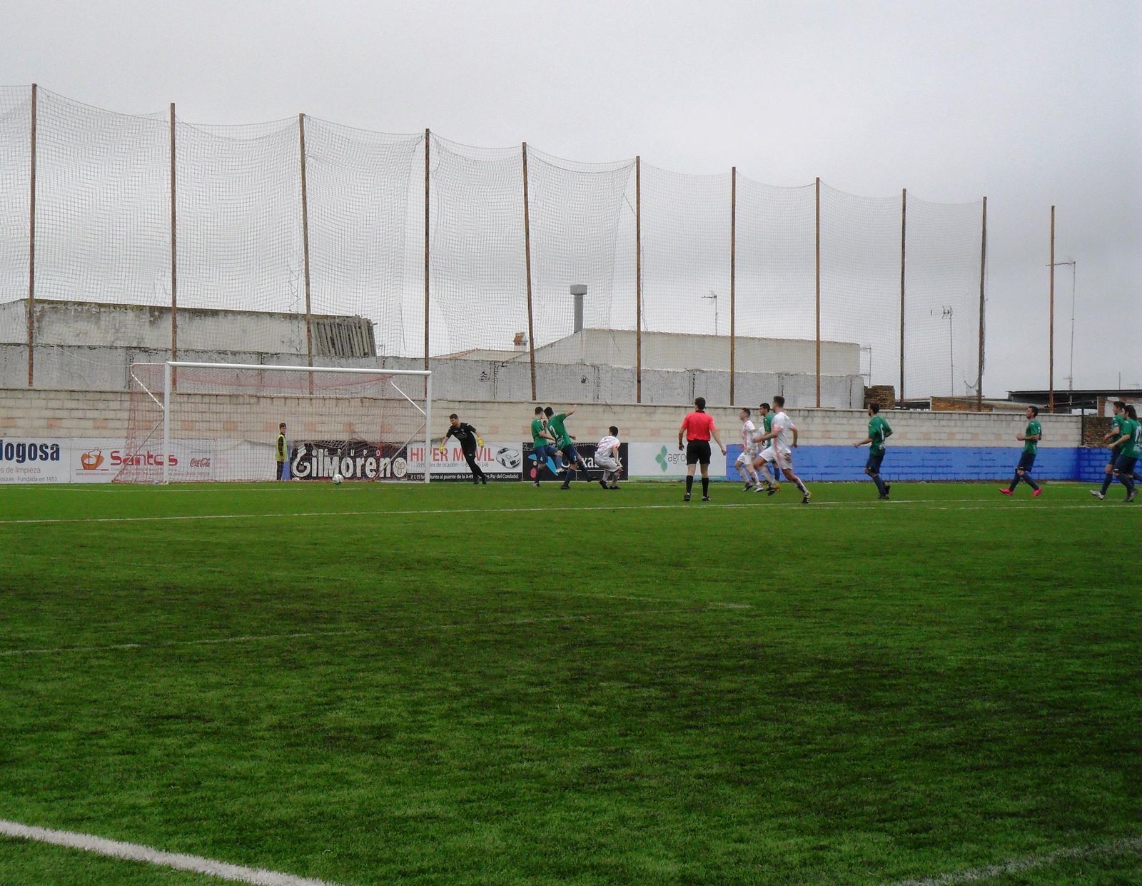 Uno de los seis goles que marcó La Palma en el encuentro disputado ante el colista Almodóvar.