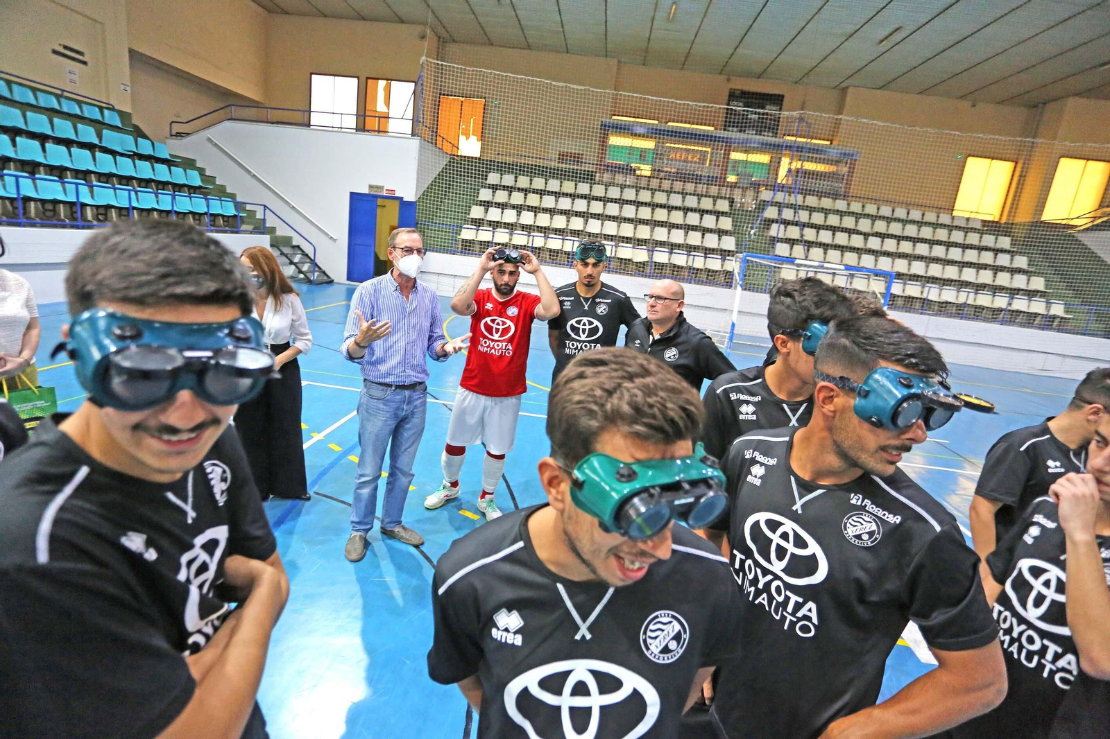 Partido entre el equipo de la Once y el XerezDFC en Jerez Partido entre el equipo de la Once y el XerezDFC en Jerez