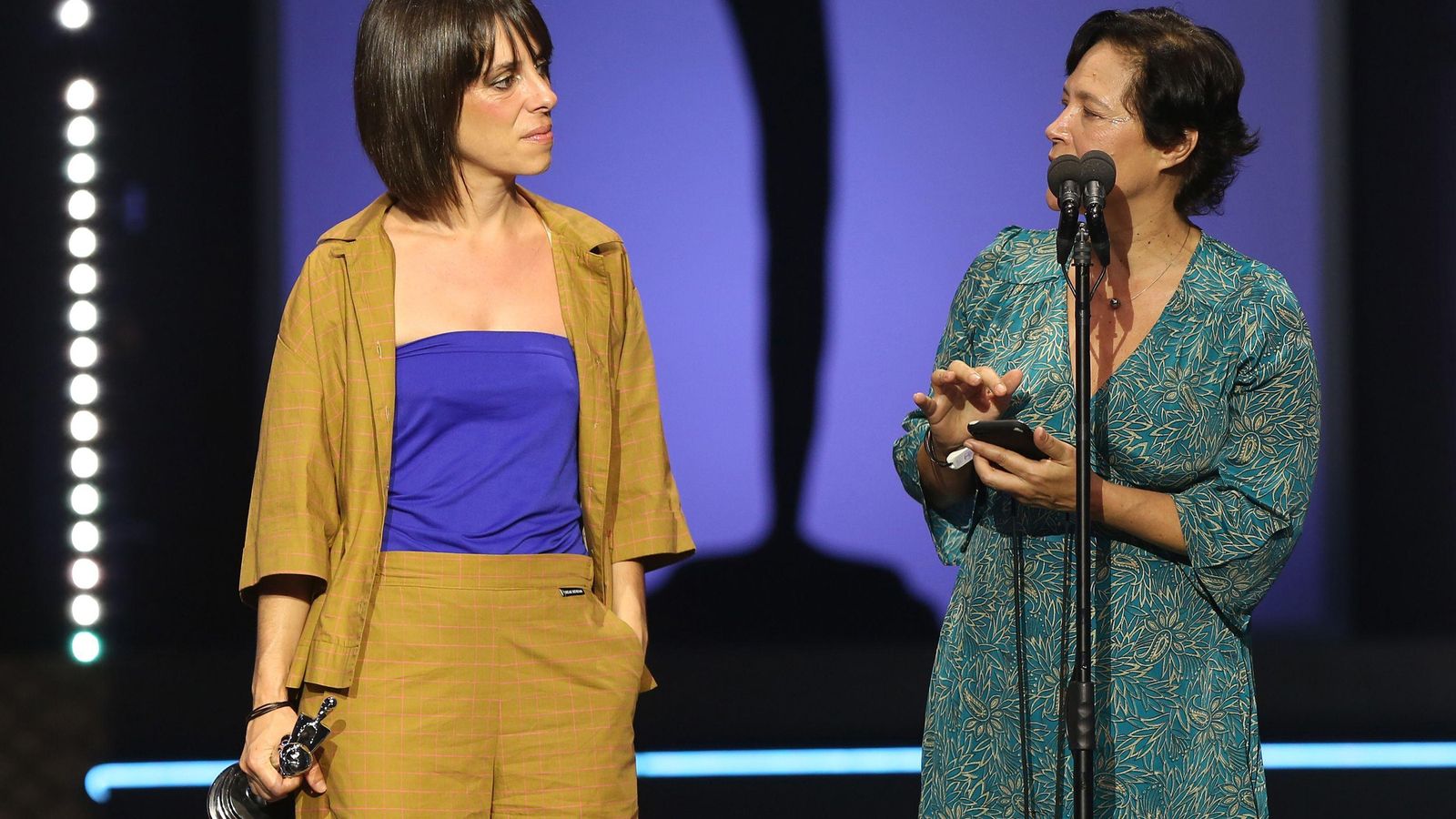 Estíbaliz Urresola y la productora Valerie Delpierre.