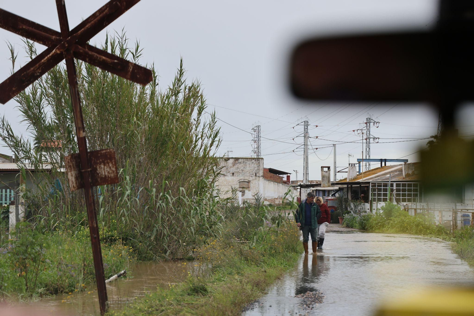 Imágenes de las inundaciones en Gibraleón por la borrasca Laurence este lunes