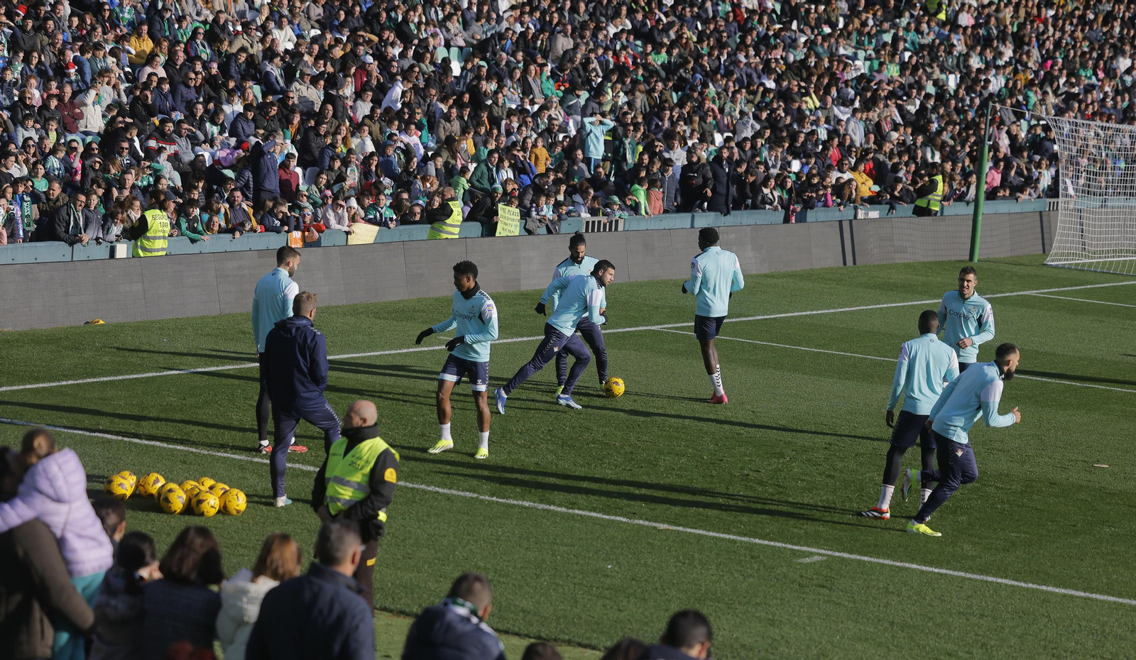 El entrenamiento del Betis a puerta abierta, todas las fotos
