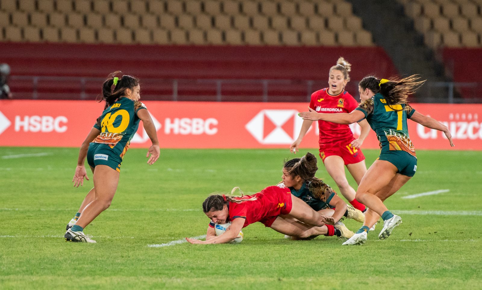 Una jugada del partido entre España y Australia.