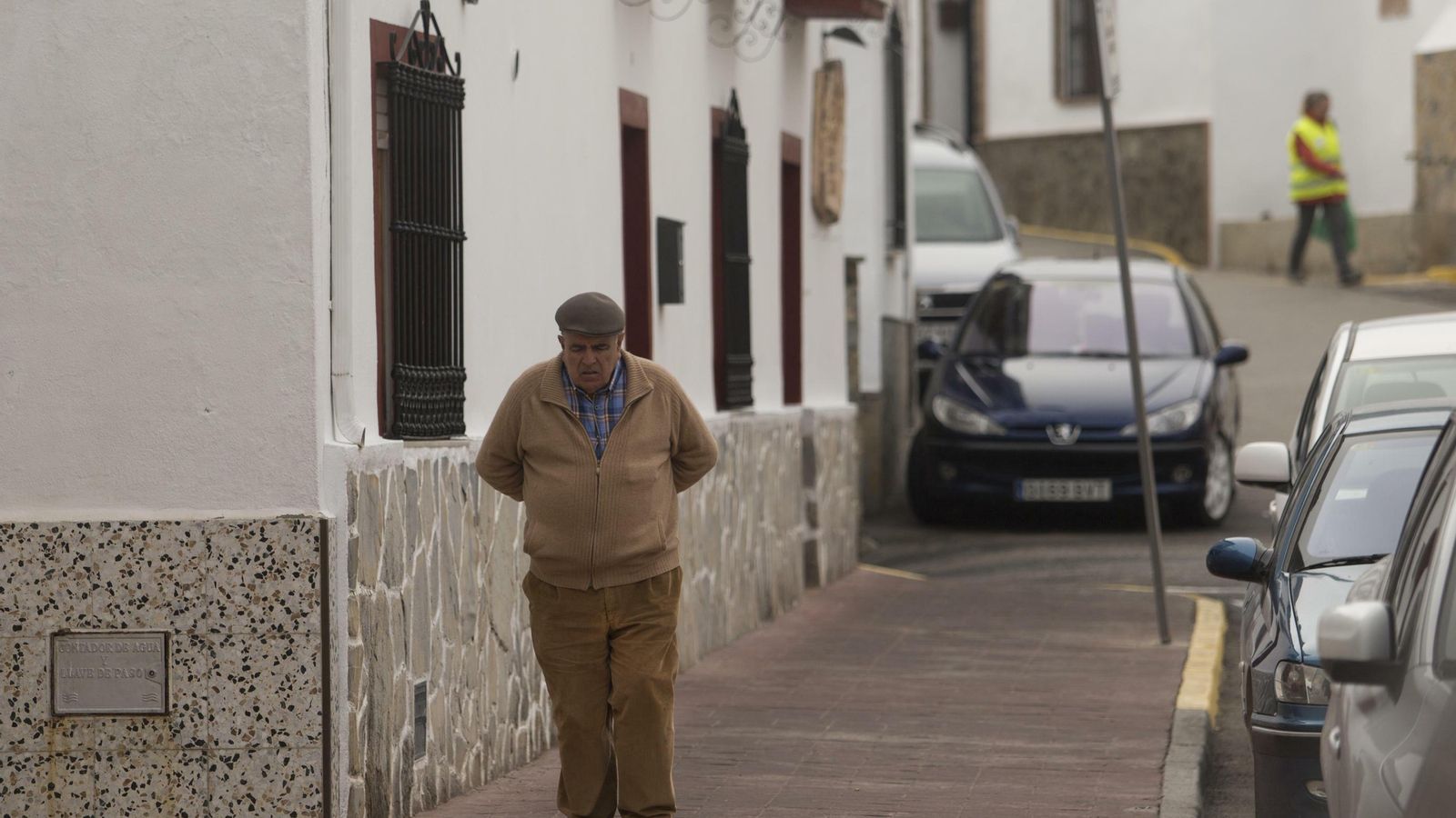 Un hombre  en Montejaque.