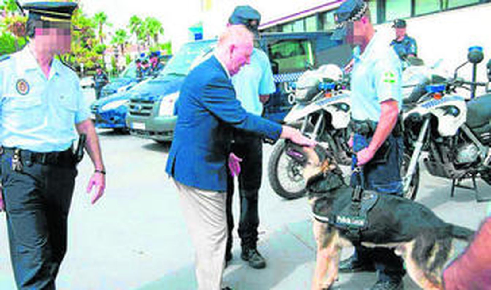 El alcalde de Torremolinos, en un acto con la Policía Local.