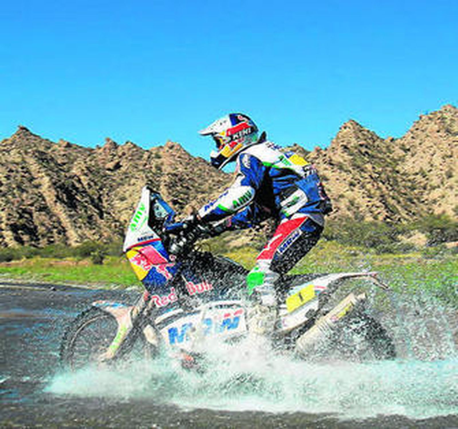 El español Marc Coma, camino de la meta ayer.