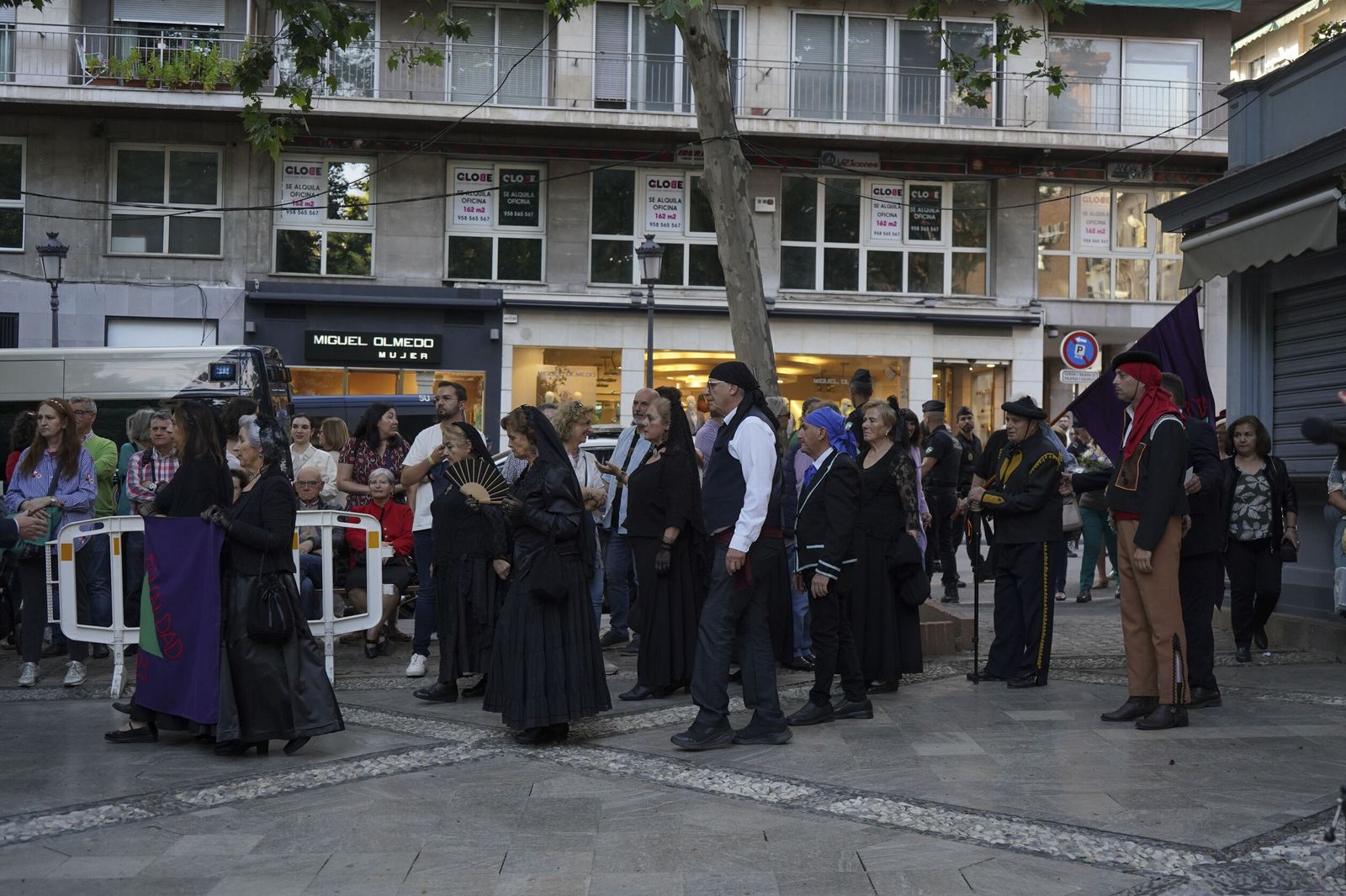 Así ha sido la procesión cívica en recuerdo a Mariana Pineda