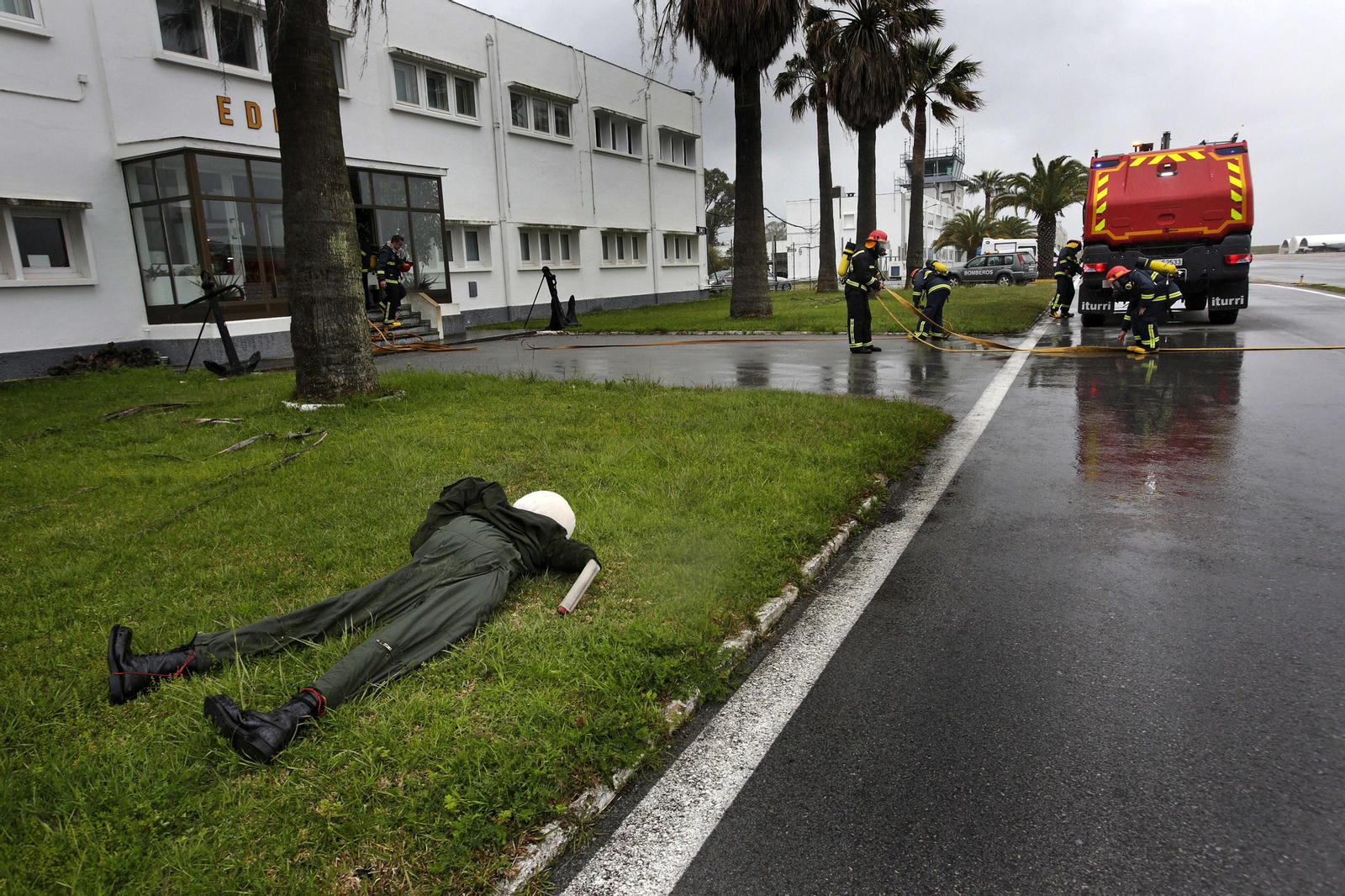 Así se preparan los bomberos de la Base de Rota