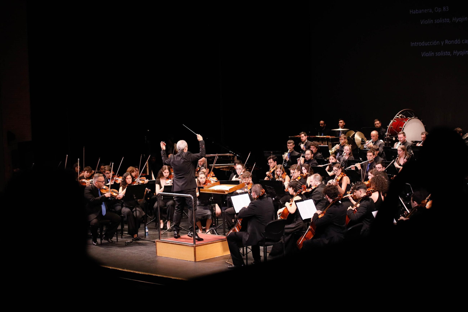 El concierto de la Orquesta de la UAL en el Auditorio Maestro Padilla, en imágenes