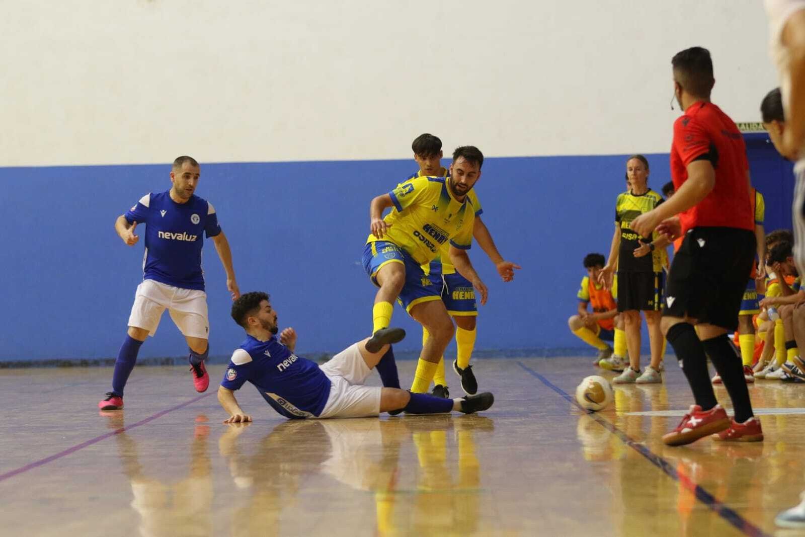 Acción sobre la resbaladiza pista del Nevaluz Écija.