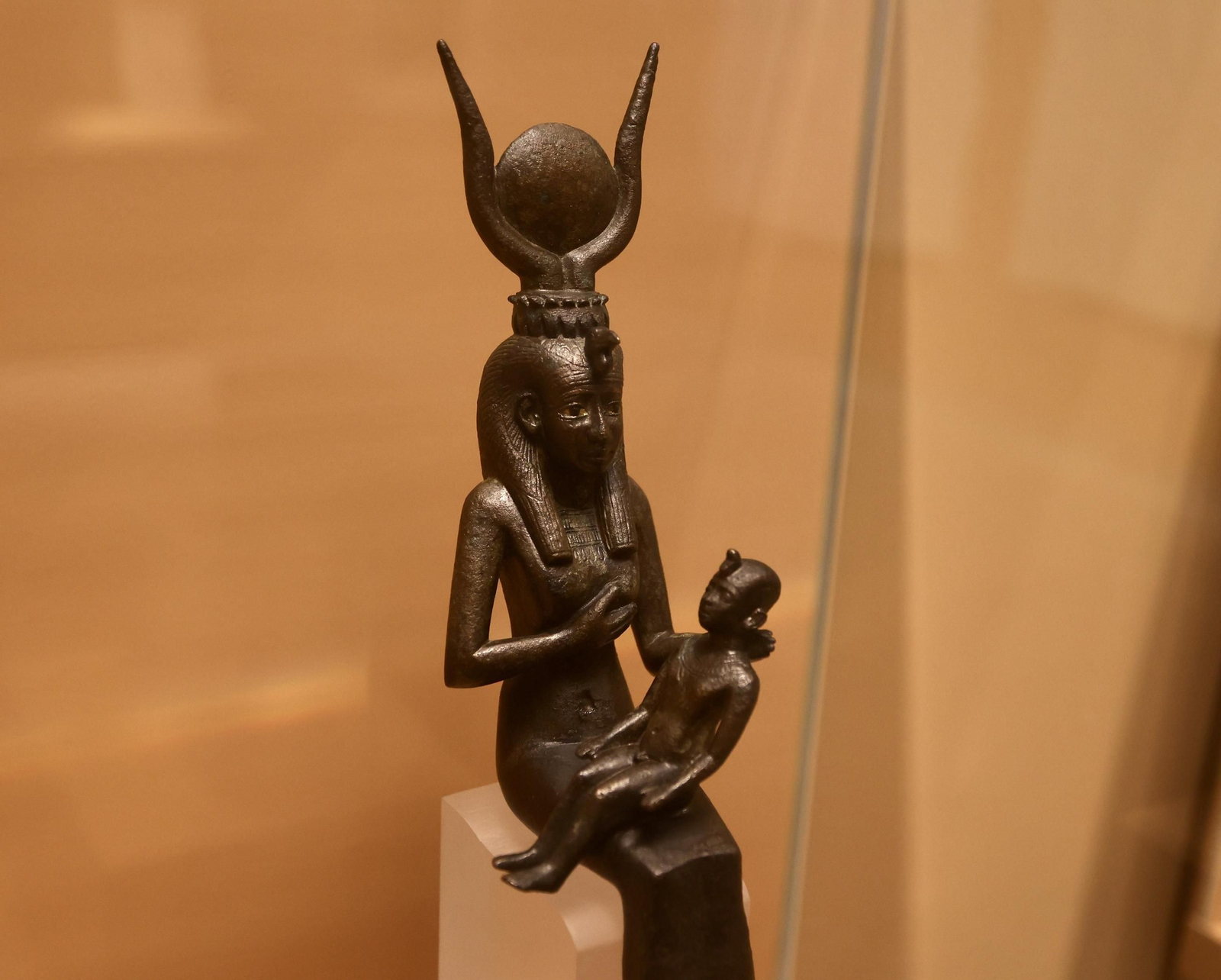 Exposición Veneradas y temidas