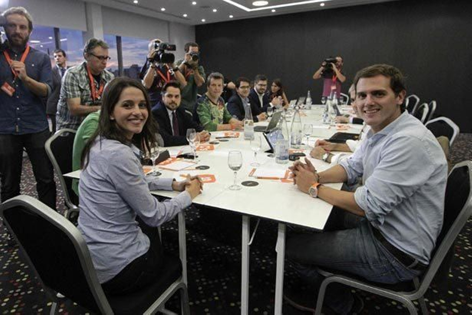 Ciudadanos salva el plebiscito y coge la llave de Moncloa