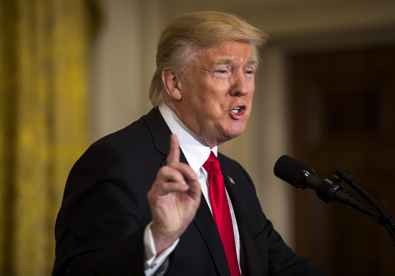 Donald Trump se dirige a su audiencia.