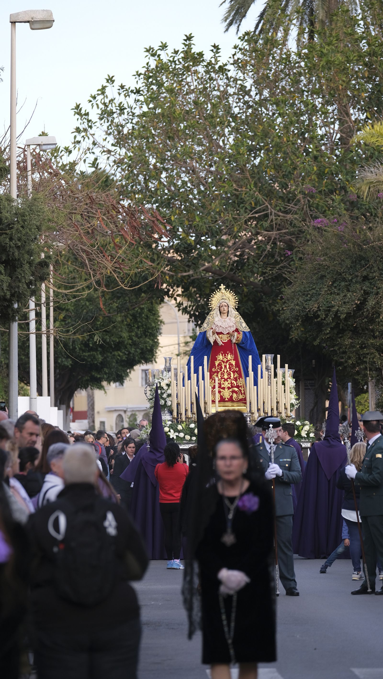 La procesión del Encuentro por las calles de Almería, en imágenes