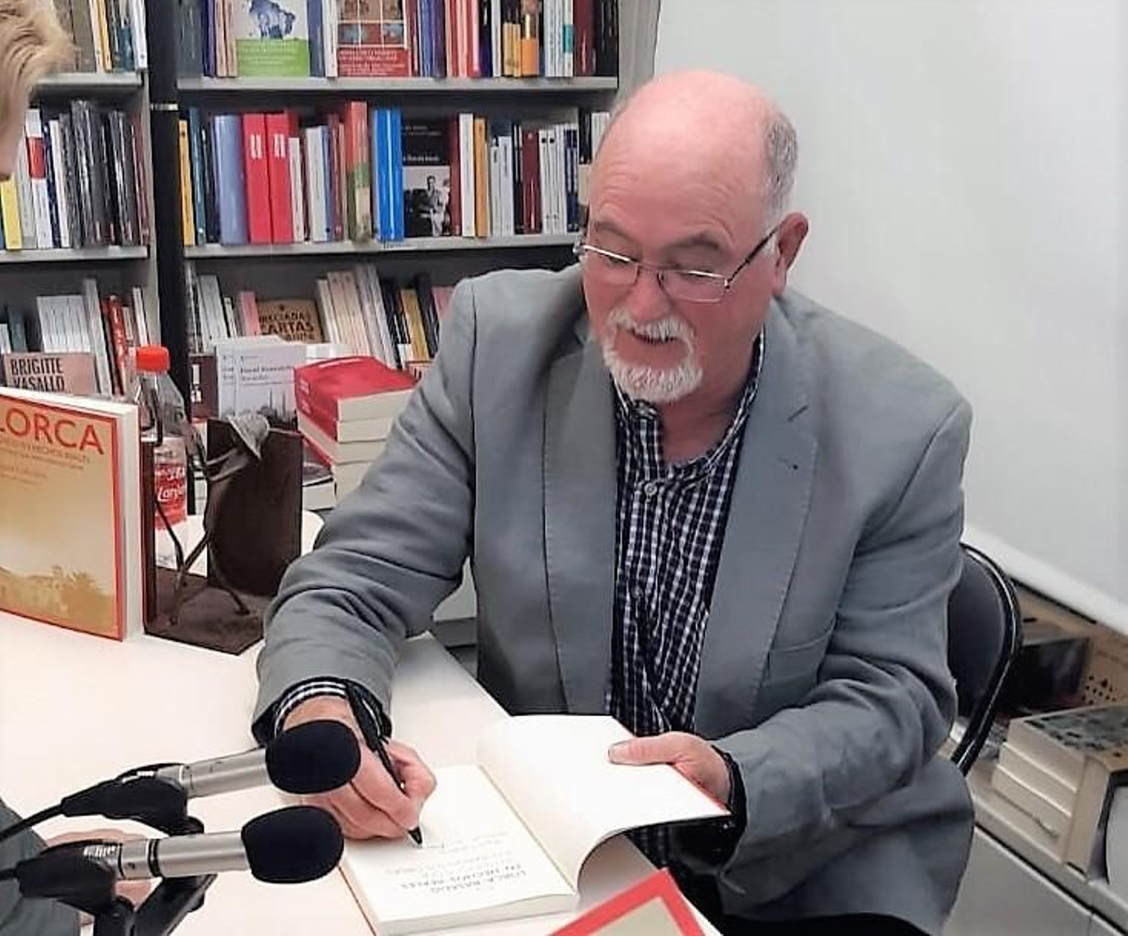 Miguel Caballero, autor de la obra.