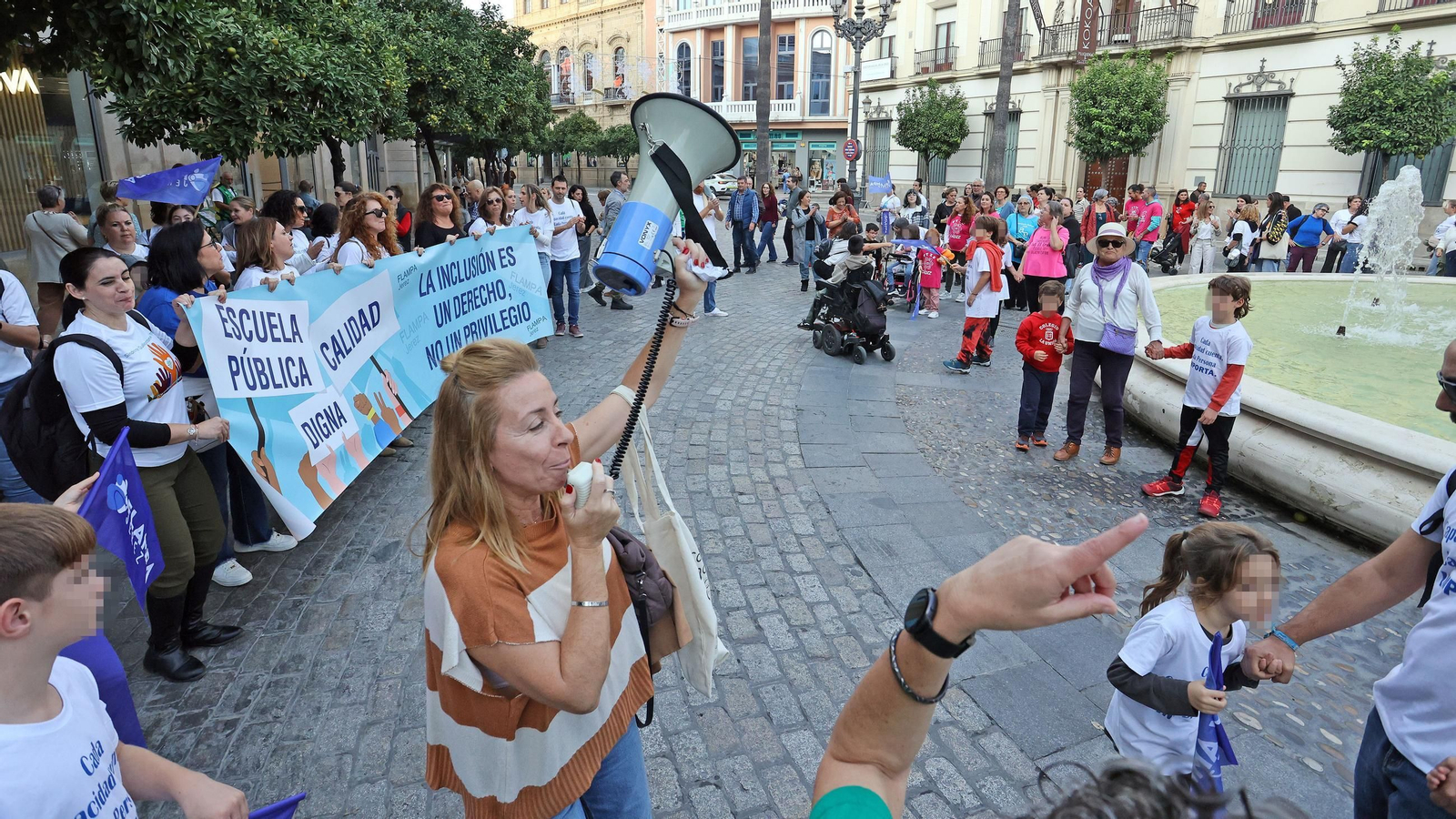 Manifestación de la Flampa de Jerez contra las faltas de recursos por necesidades especiales
