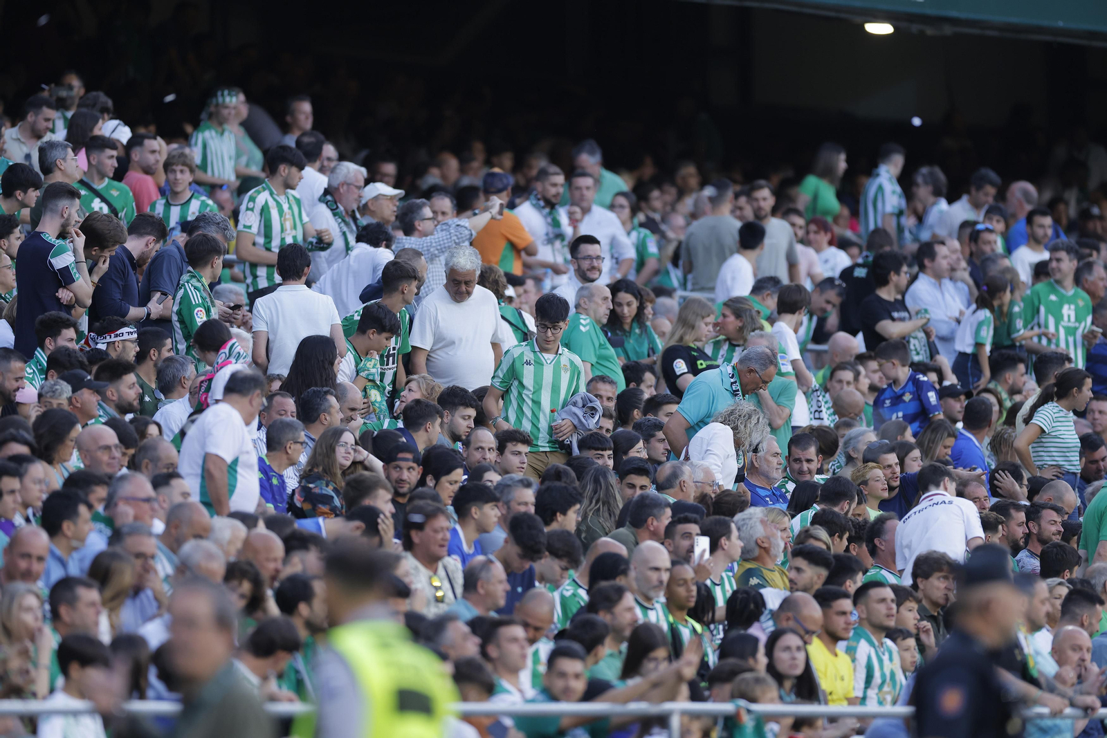 Búscate en las fotos del Betis-Rayo