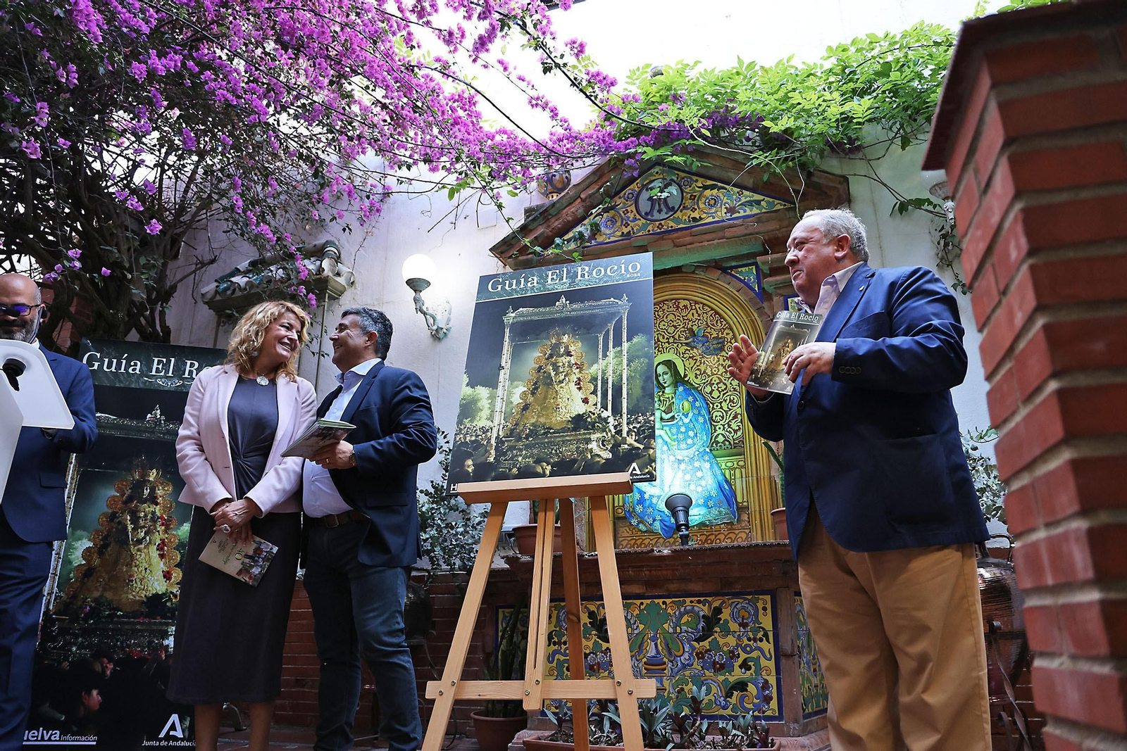 Imágenes de la presentación de la Guía del Rocío 2024 de Huelva Información