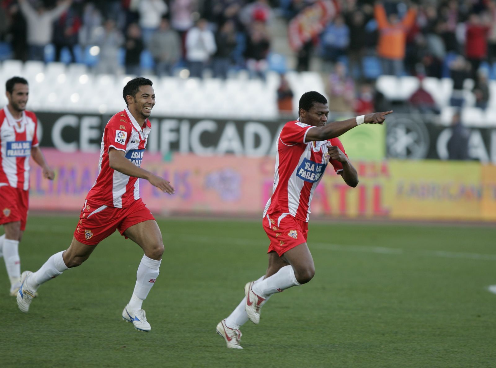 Kalu Uche celebra un tanto en el triunfo ante el Athletic de 2009