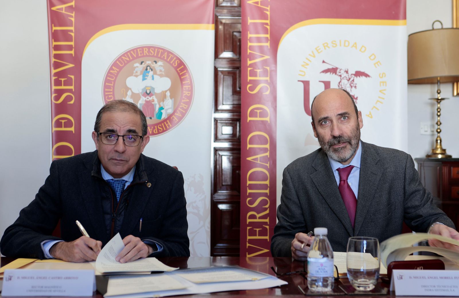 El rector de la Universidad de Sevilla, Miguel Ángel Castro, junto a Miguel Ángel Morell, Chief Technology Officer (CTO) de Indra.