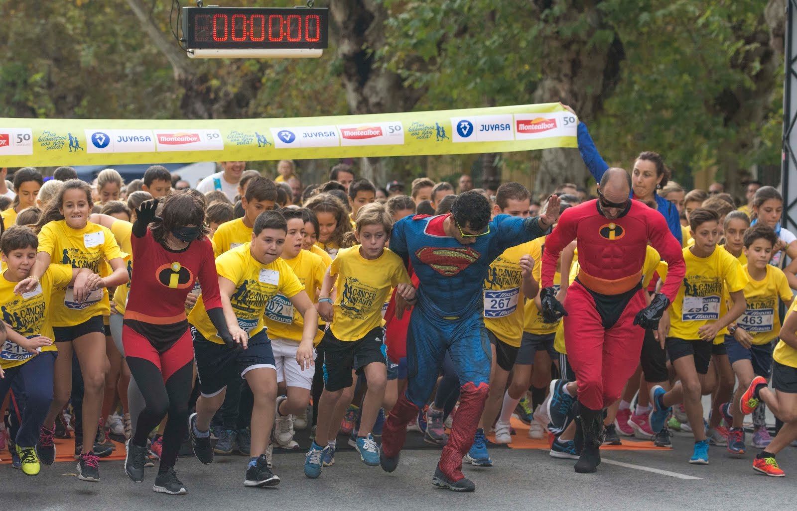 Edición pasada de la Carrera Solidaria frente al Cáncer Infantil  'Tus kilómetros nos dan vida'