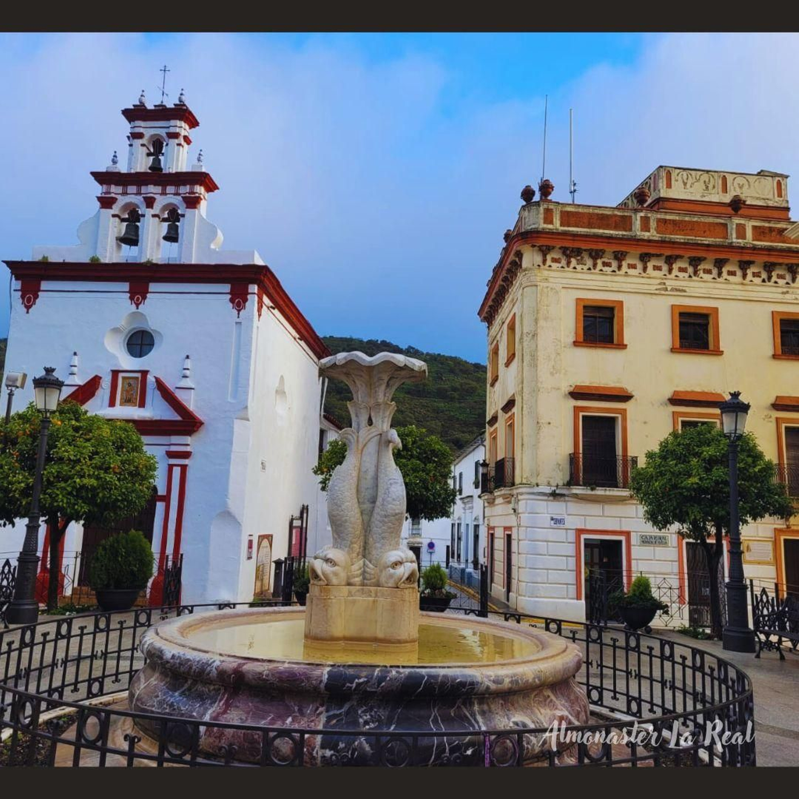 Uno de los pueblos más bonitos y visitados de España está en Huelva: "Una pequeña joya serrana" 424685770_1113844723392434_3960712162085092368_n.jpg